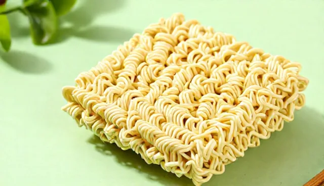 食品销售中严把质量关的两种做法对比与实际取舍